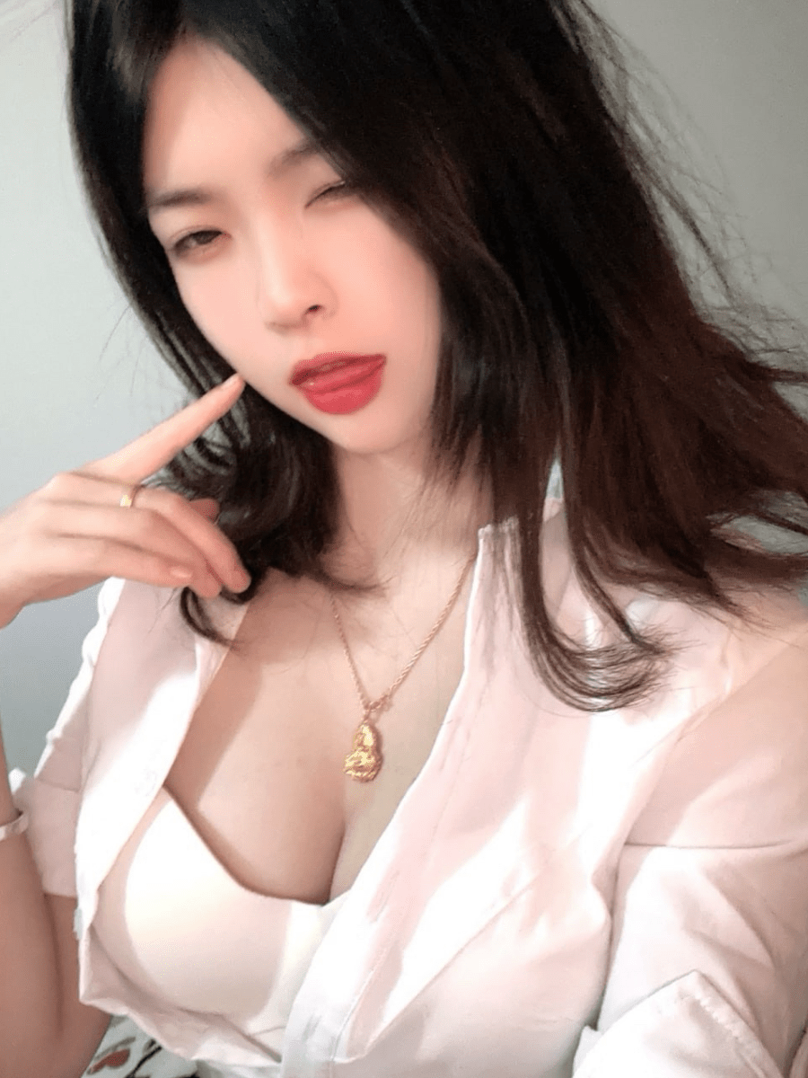 抖音纯欲伊小苏伊伊微密圈合集652P 115V