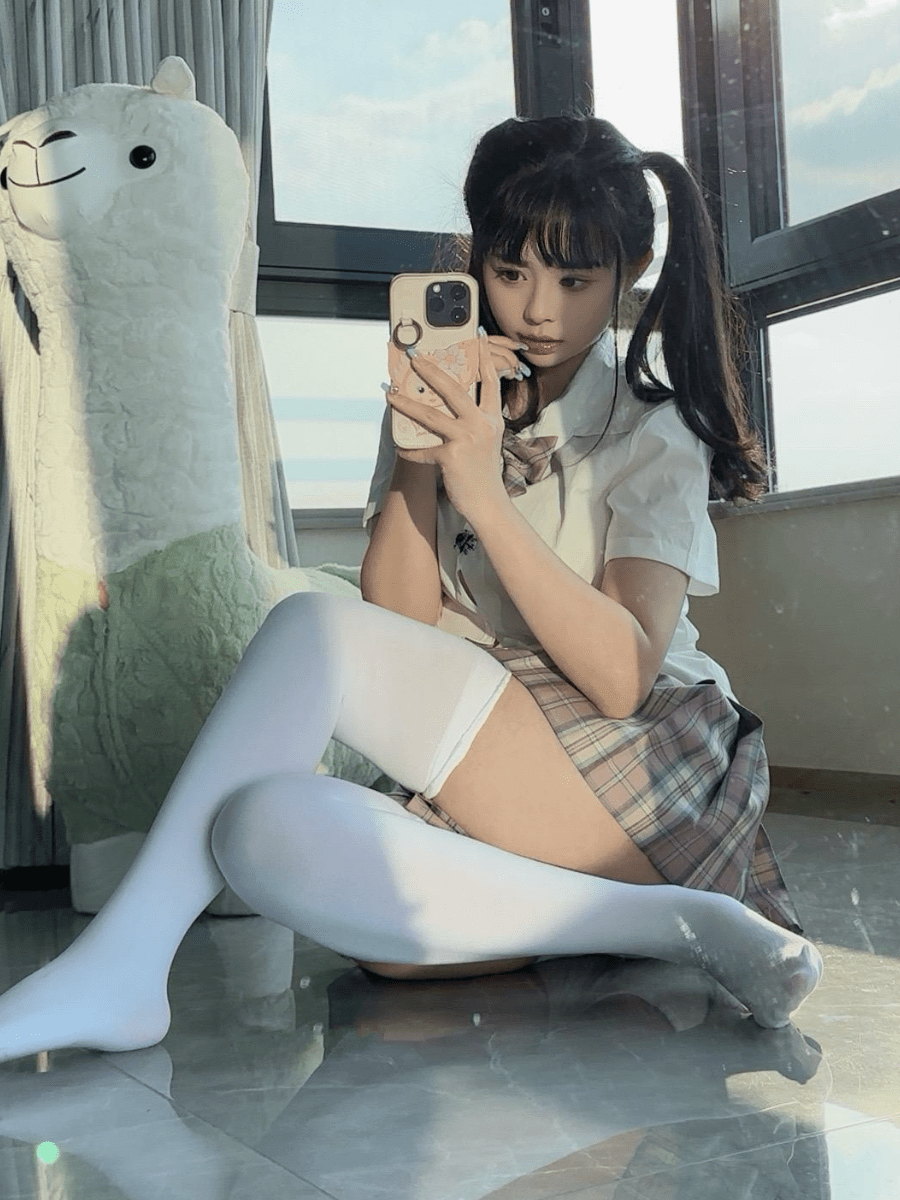 抖音欣老板微密圈写真合集 2399张照片 210部视频