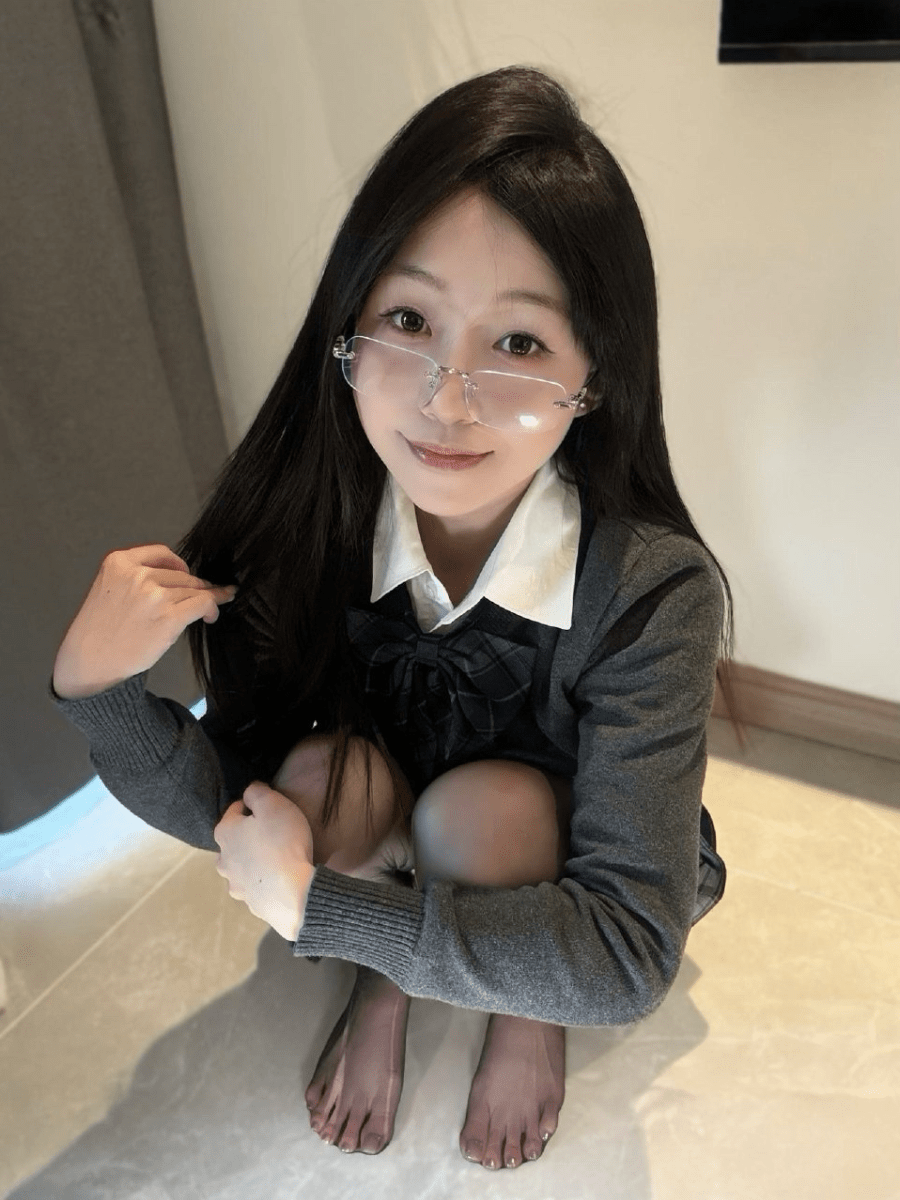 抖音别拔虎牙写真集:铁粉空间精选472P高清图库 1 1