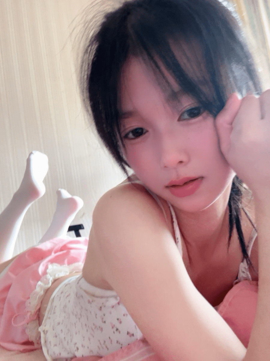 快手馨儿微密圈写真合集 122图98视频