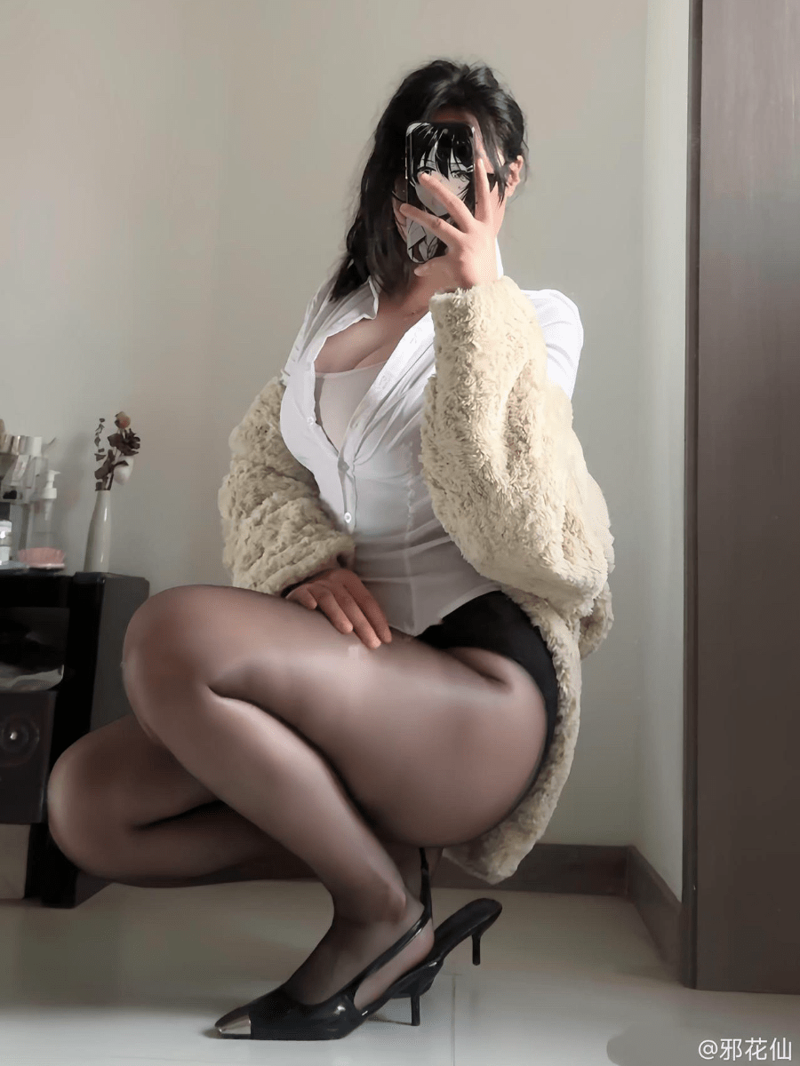 邪花仙微密圈写真合集 246图3视频