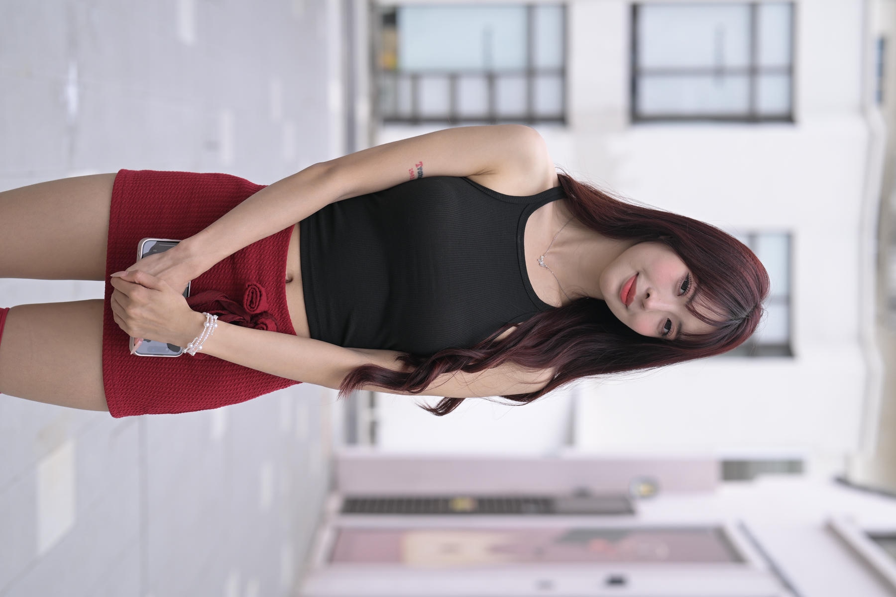 魔镜街拍 凯旋 彼方の光 红色包臀短裙黑丝吊带袜 高清合集